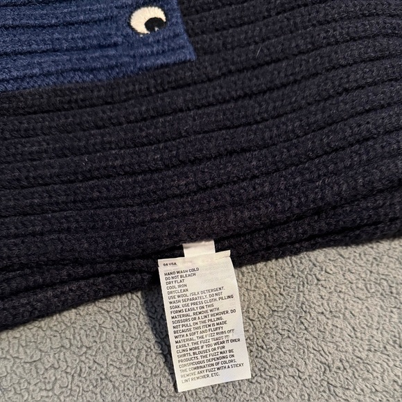 Uniqlo x Anya Hindmarch Scarf - Picture 3 of 6